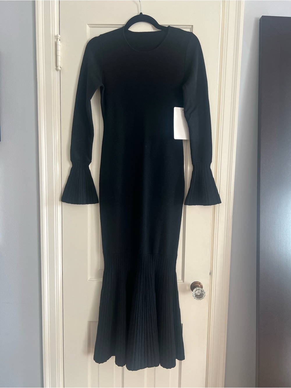 Black Long-Sleeve Pleated-Hem Midi Dress